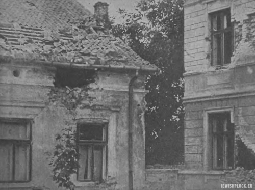 Houses damaged by bullets (source: Tygodnik Ilustrowany no.39 from 1920)